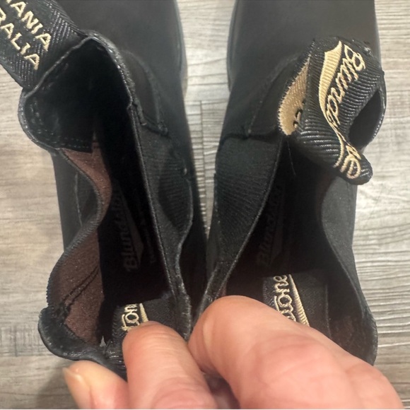 Blundstone BL 063 Chelsea Black Leather Boots - Picture 5 of 12